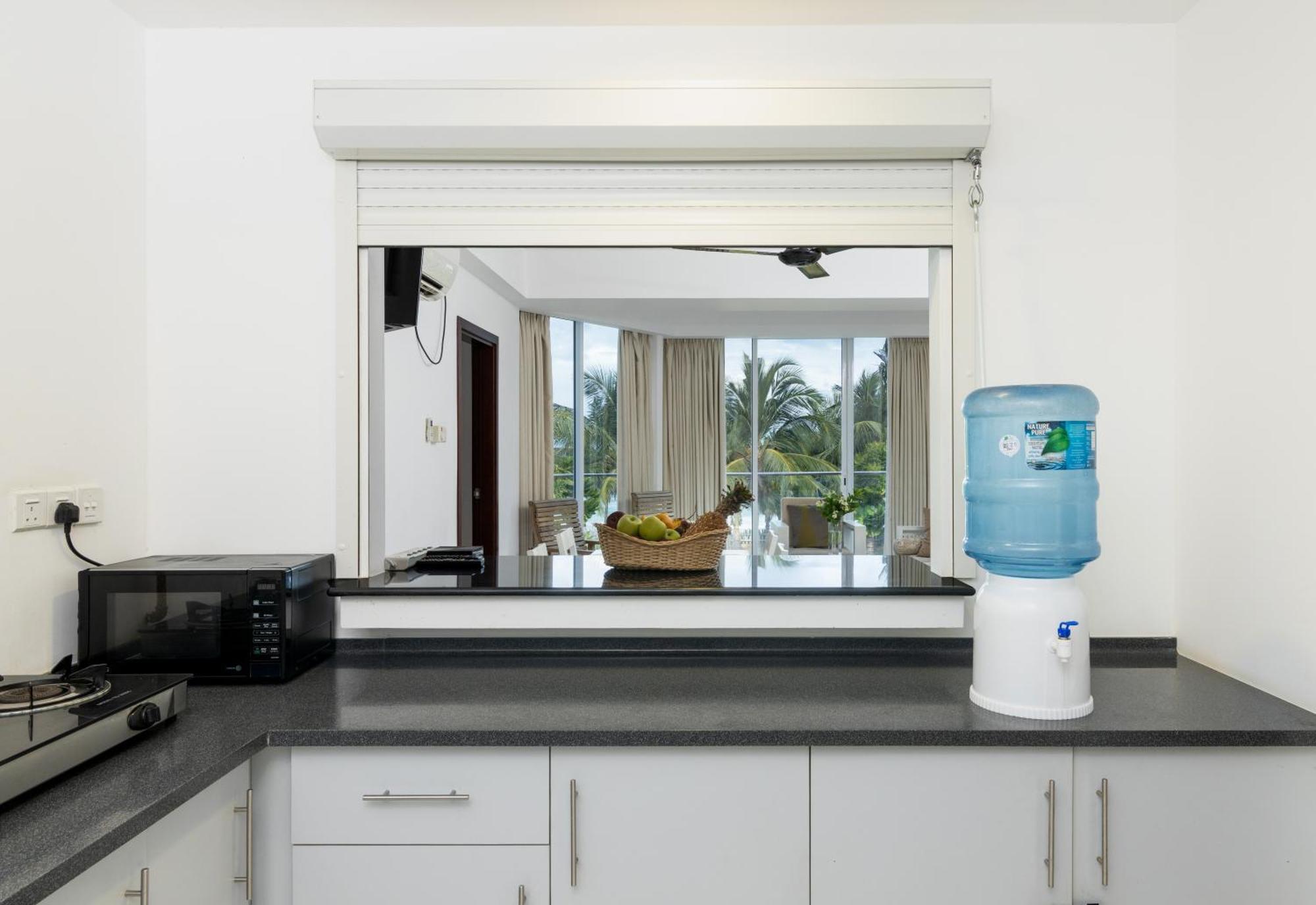 Oceanfront Condominium - ニラヴェリ エクステリア 写真