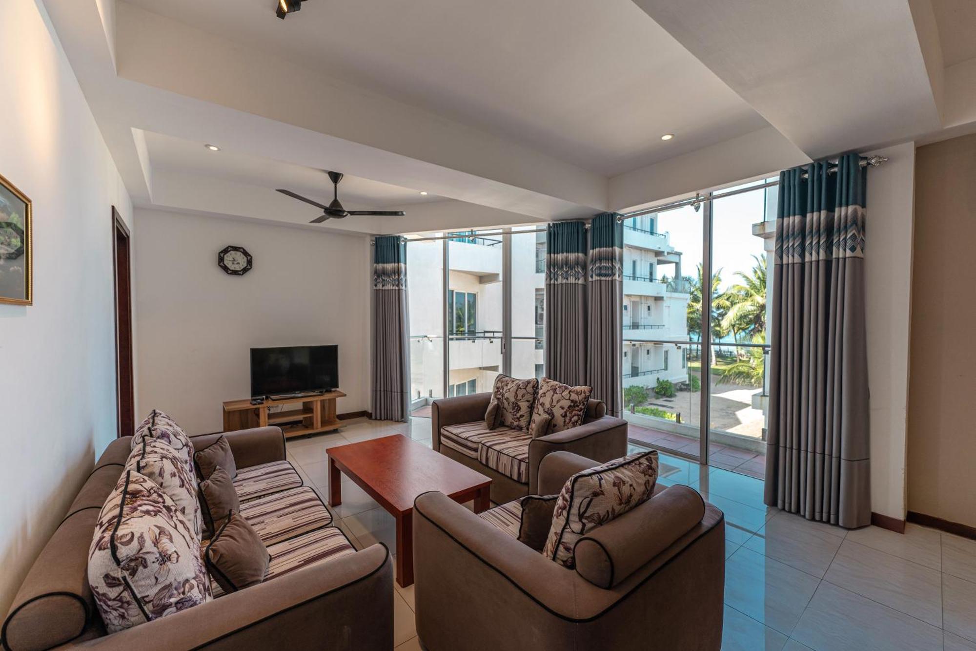 Oceanfront Condominium - ニラヴェリ エクステリア 写真