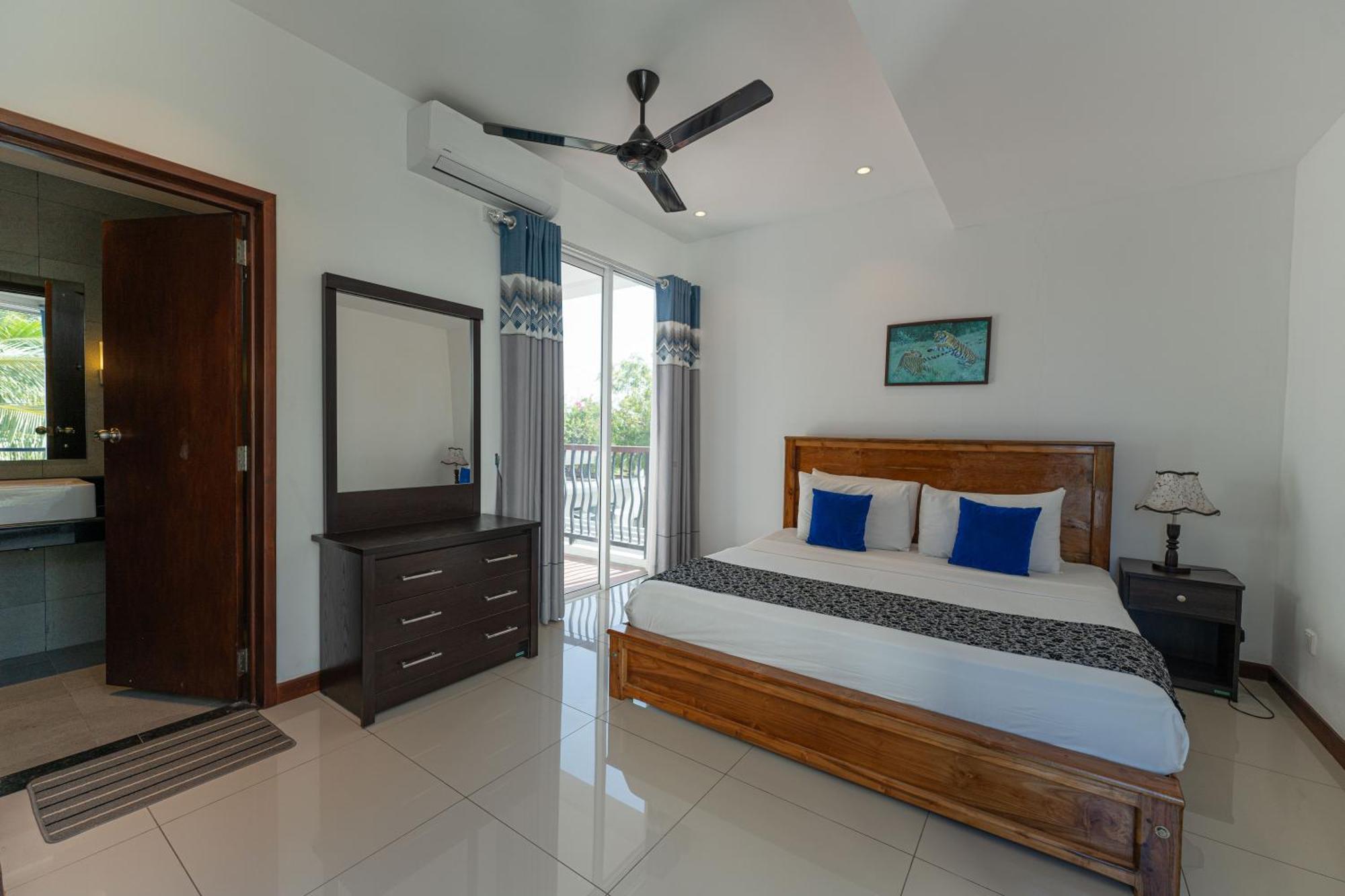 Oceanfront Condominium - ニラヴェリ エクステリア 写真