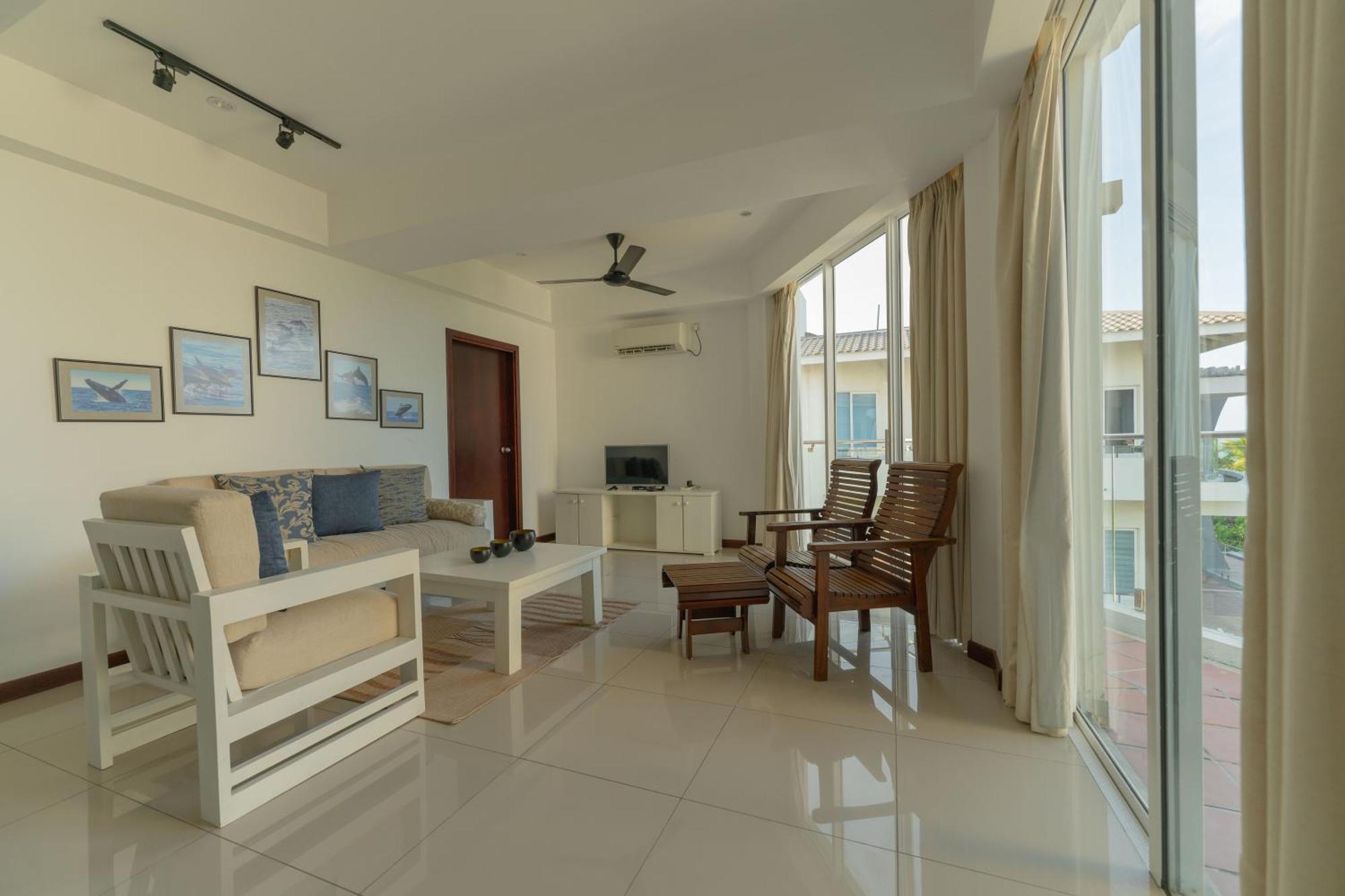 Oceanfront Condominium - ニラヴェリ エクステリア 写真